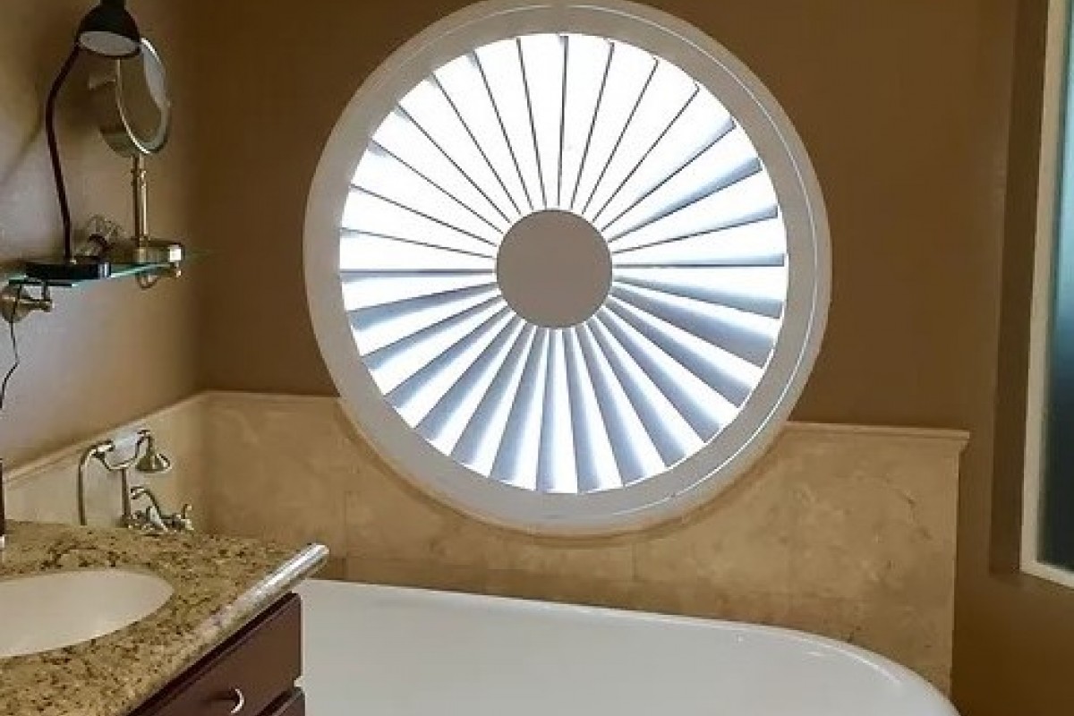 Round deals window blinds